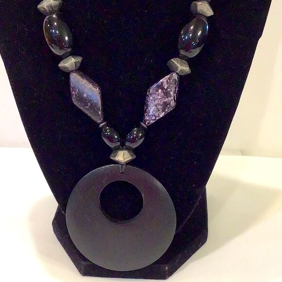 3 pc set!  Purple Necklace, earrings & triple bracelets like new - Picture 2 of 10